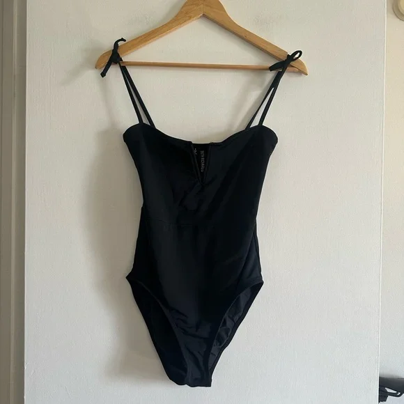 Beth Richards Black Gisele One Piece Swimsuit size Small EUC - Picture 3 of 8